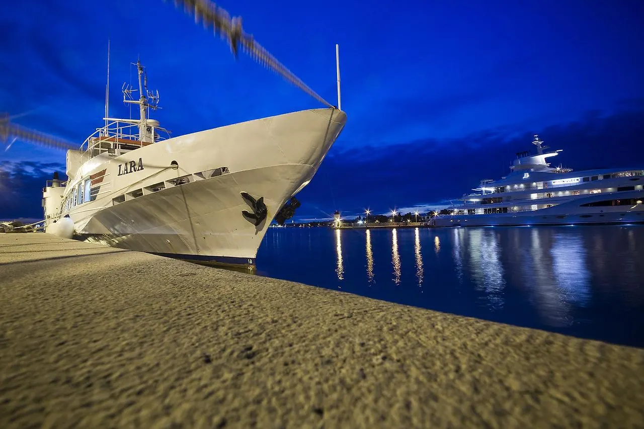 Holiday Center Ivona Apartment Zadar
